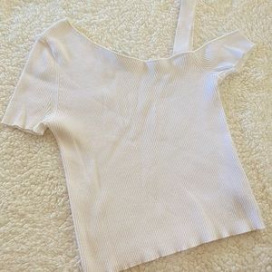 Unique White Top🤍